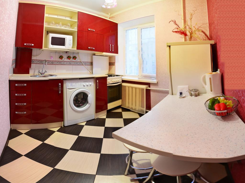 Roses Apartment In The City Center Chernihiv Room photo